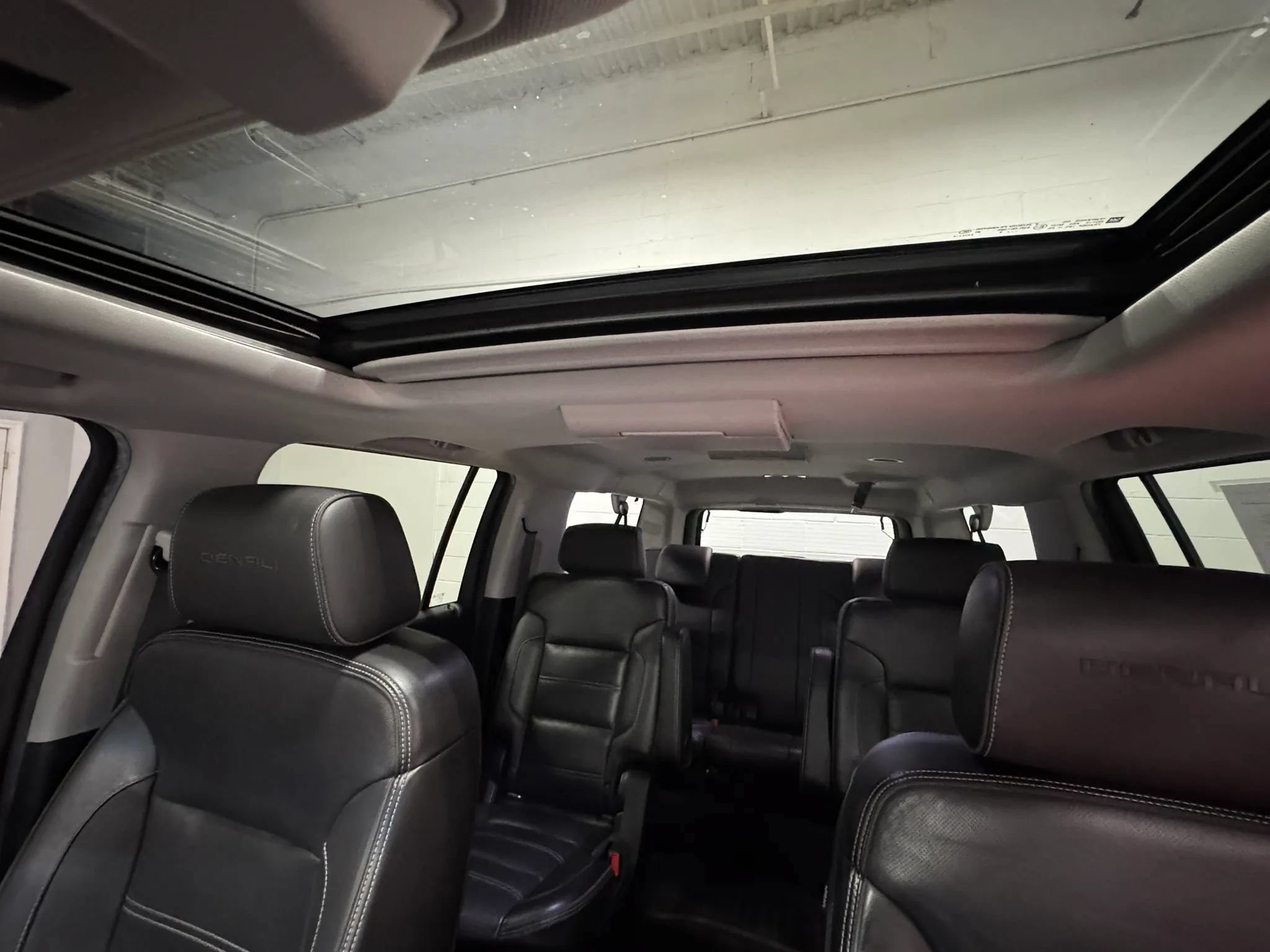 Used 2018 GMC Yukon XL Denali w/ Denali Ultimate Package AWD/4WD image 17