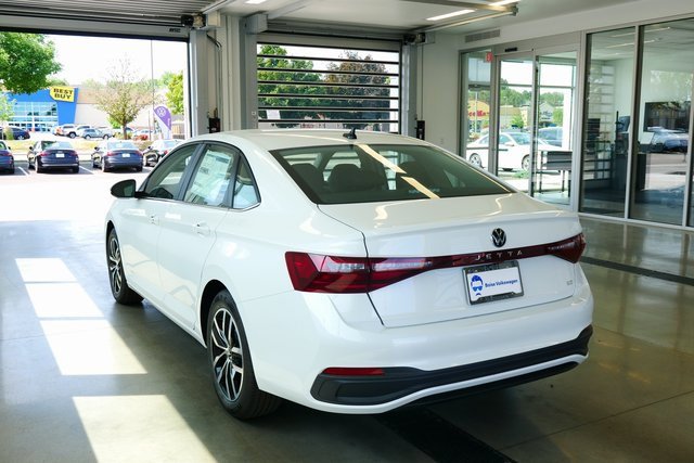New 2025 Volkswagen Jetta SE image 4
