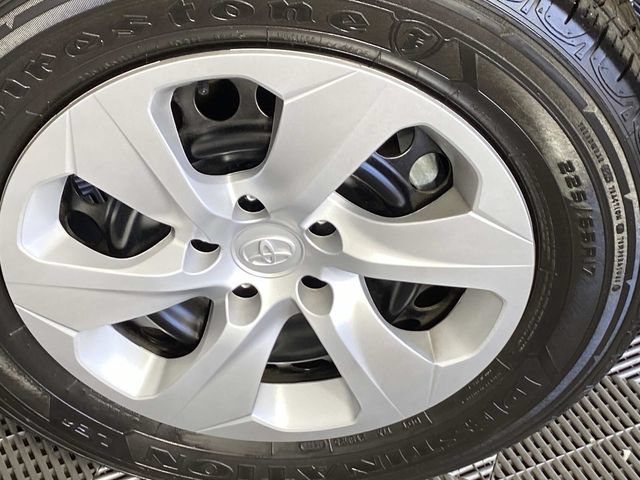 Used 2025 Toyota RAV4 LE AWD/4WD image 29