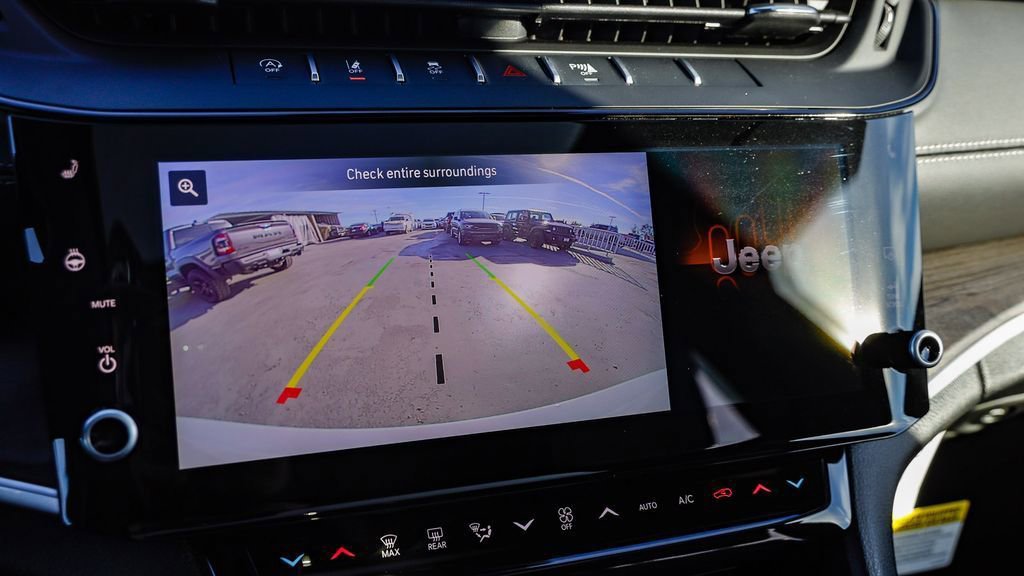 New 2026 Jeep Grand Cherokee Altitude AWD/4WD image 25