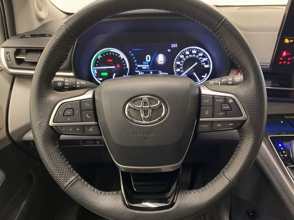 Used 2023 Toyota Sienna Limited AWD/4WD image 20