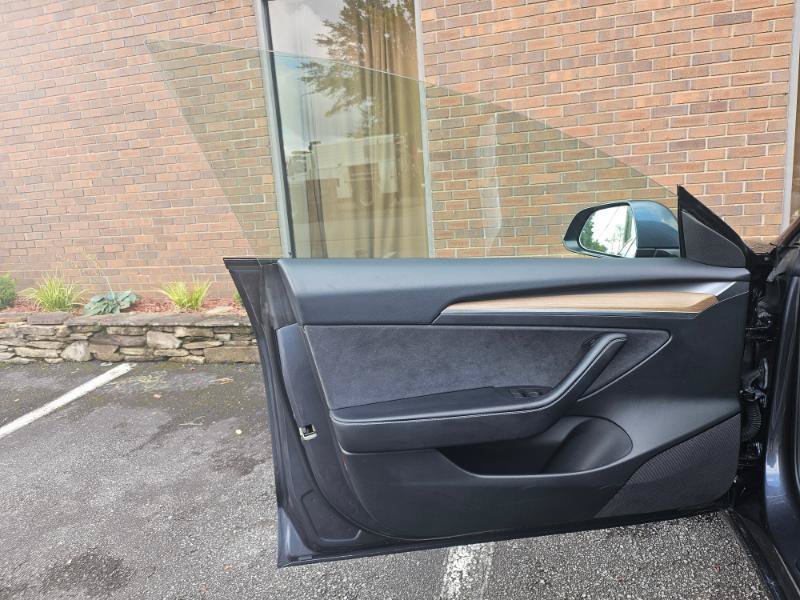 Used 2023 Tesla Model 3 Standard Range RWD image 33