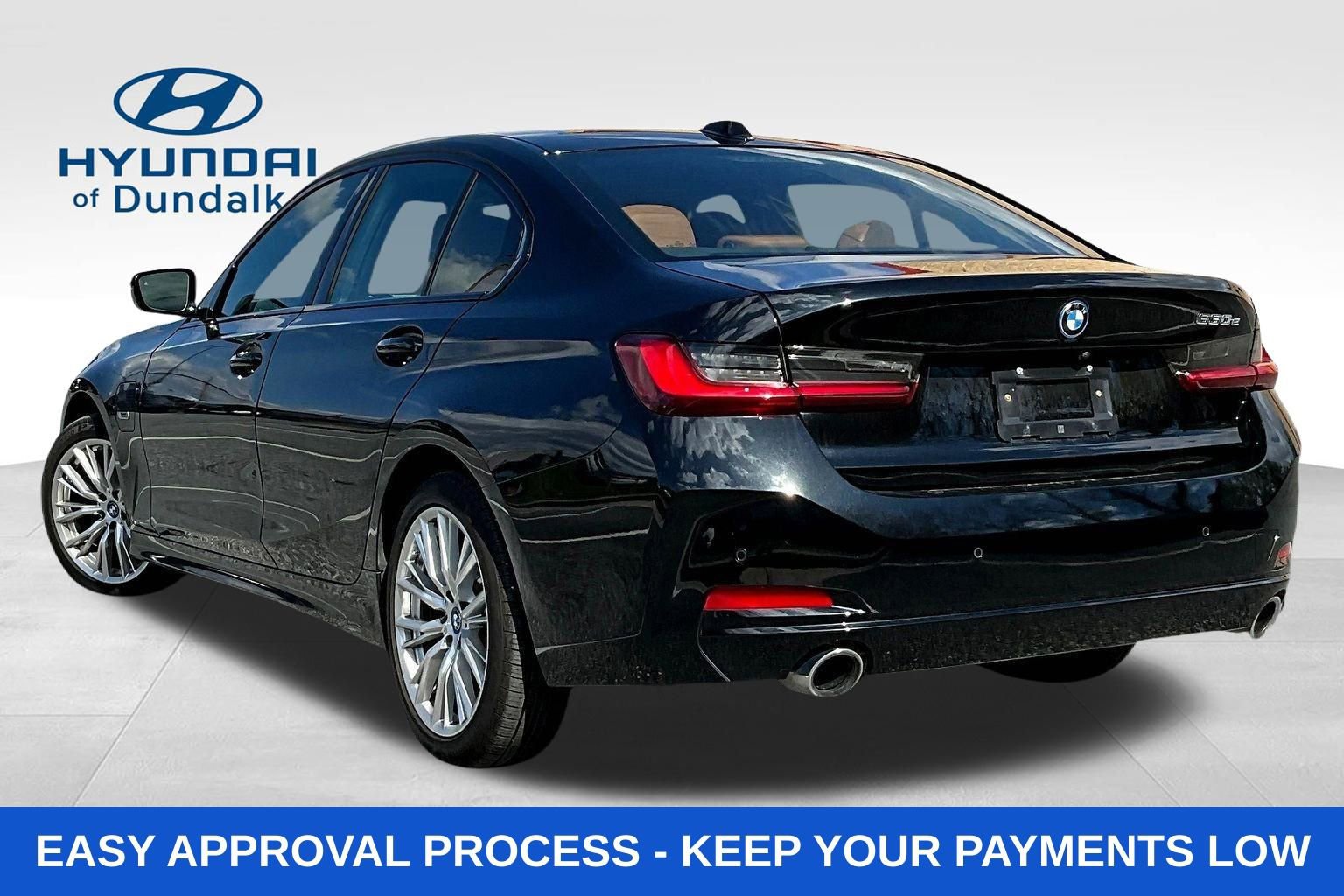 Used 2023 BMW 330e xDrive w/ Driving Assistance Package AWD/4WD image 5