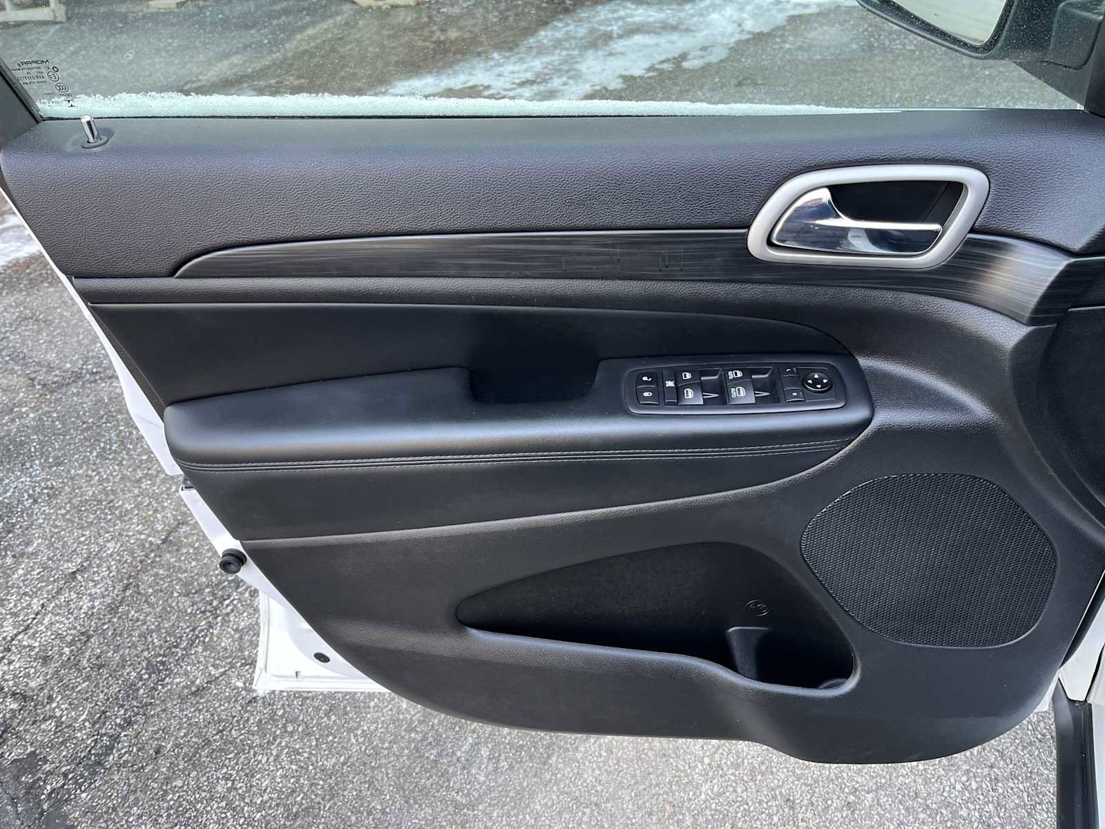 Used 2020 Jeep Grand Cherokee Laredo image 21