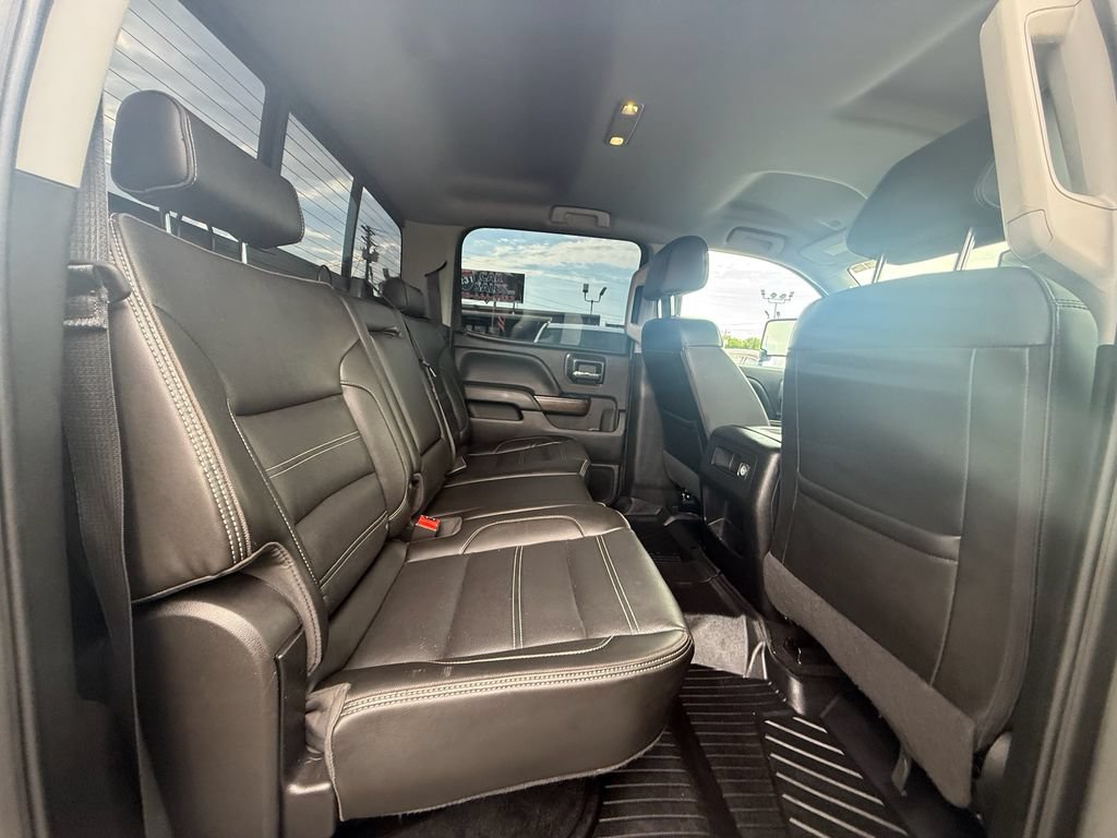 Used 2018 GMC Sierra 2500 Denali w/ Duramax Plus Package AWD/4WD image 21