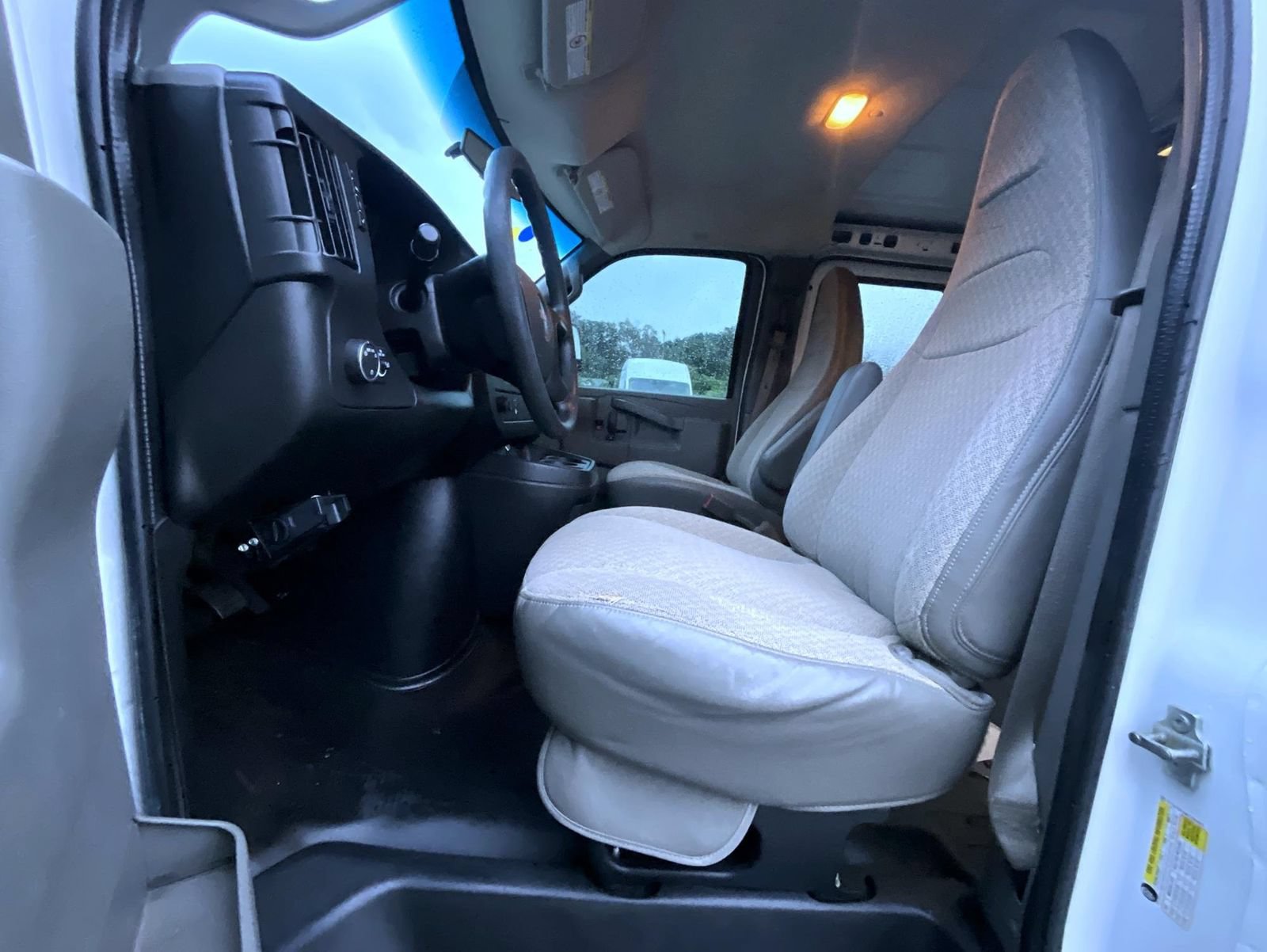 Used 2016 GMC Savana 2500 RWD image 11