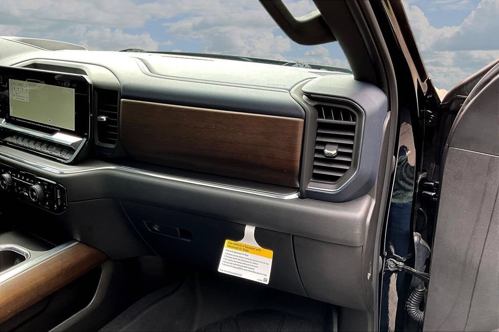 Used 2023 Chevrolet Silverado 1500 High Country AWD/4WD image 29