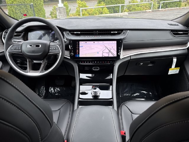 New 2027 Jeep Grand Cherokee L Limited AWD/4WD image 9