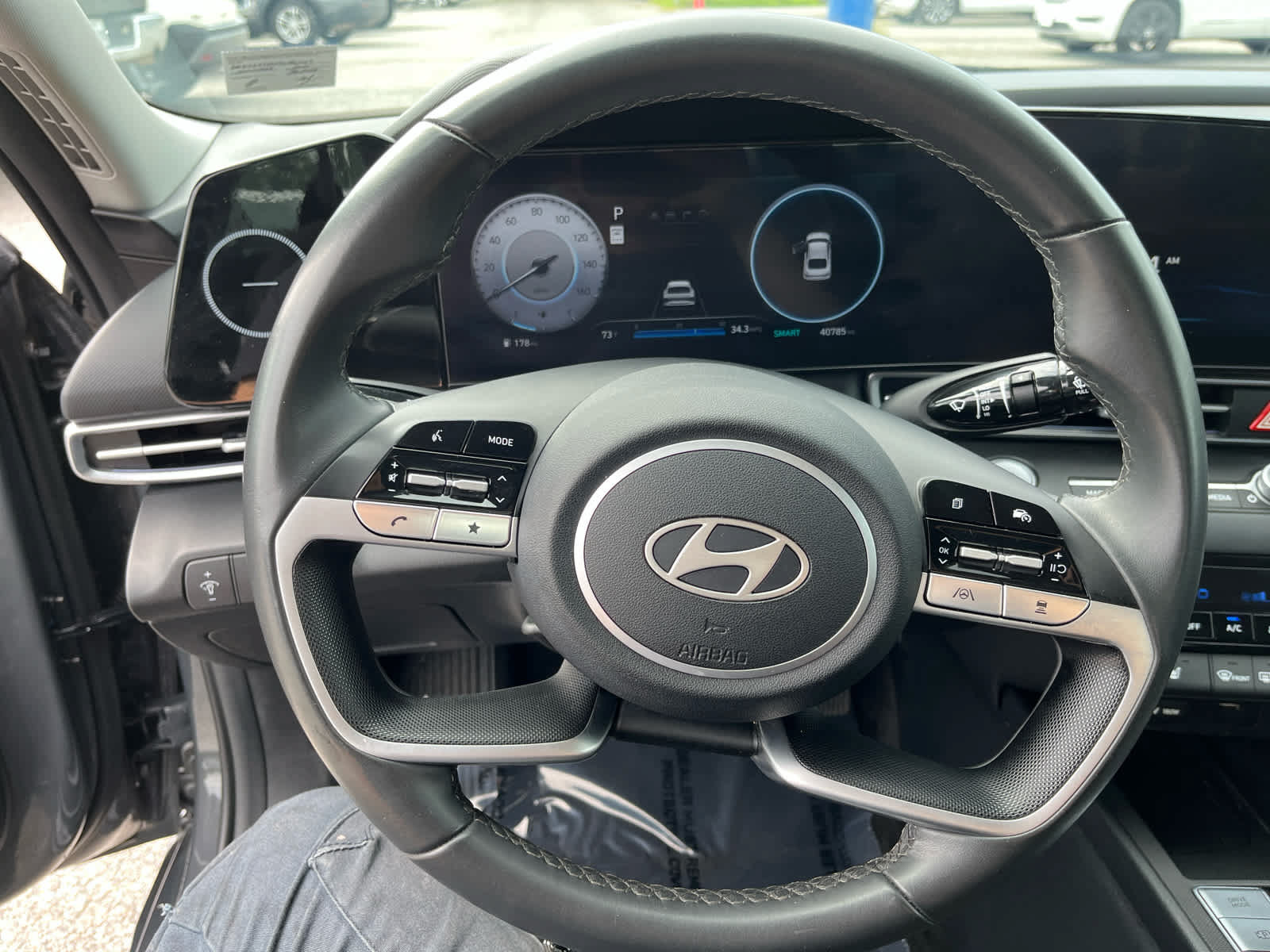 Used 2025 Hyundai Elantra SEL FWD image 14
