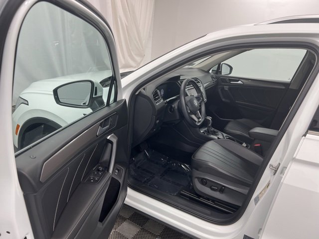 Used 2022 Volkswagen Tiguan SE image 12