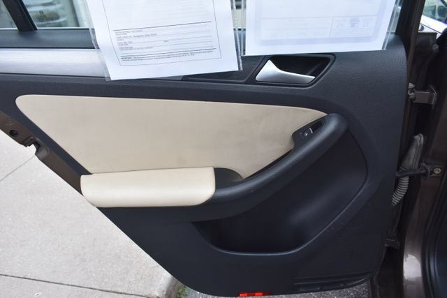 Used 2015 Volkswagen Jetta TDI SE FWD image 30