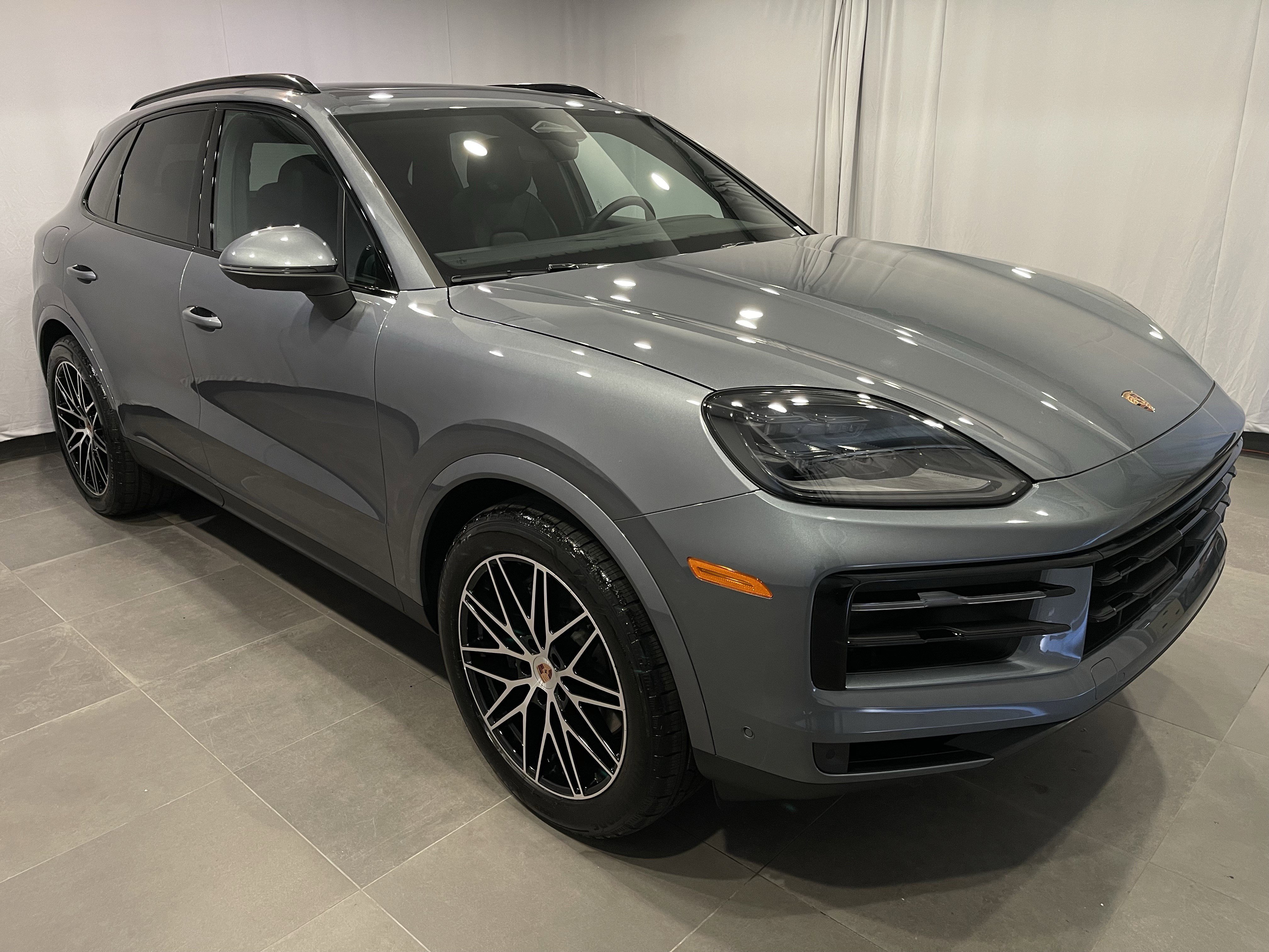 Used 2026 Porsche Cayenne image 3