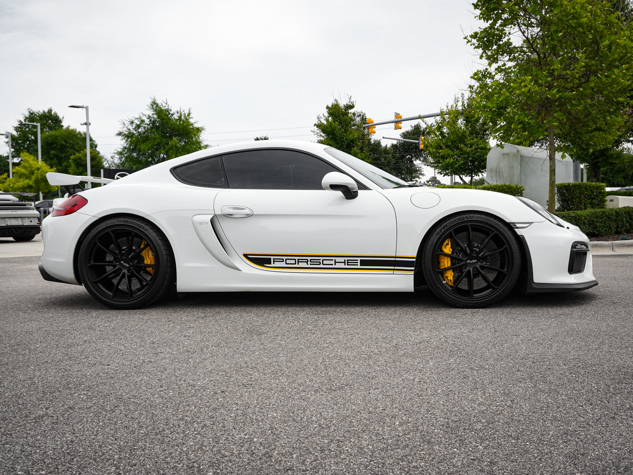 Used 2016 Porsche Cayman GT4 RWD image 14