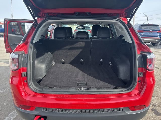 Used 2019 Jeep Compass Trailhawk w/ Cold Weather Group image 11