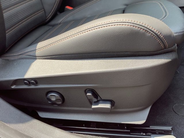 New 2025 Alfa Romeo Giulia AWD w/ Driving Assist Package image 39