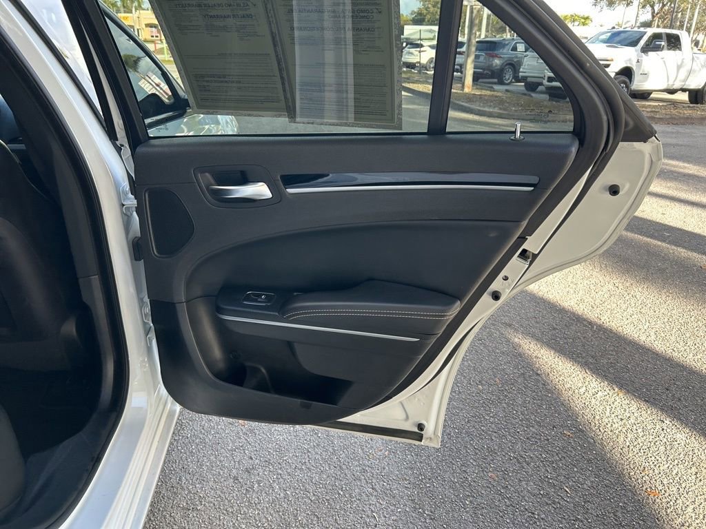 Used 2023 Chrysler 300 S image 28