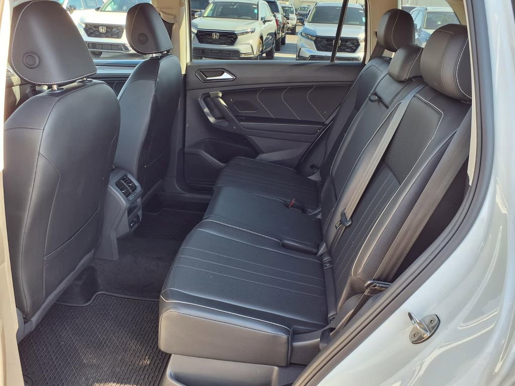 Used 2024 Volkswagen Tiguan SE image 6