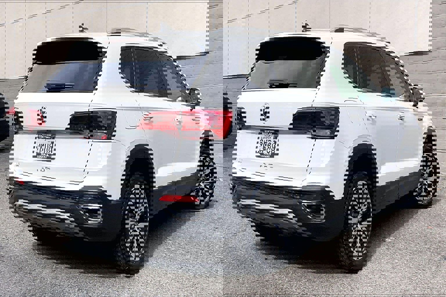 Certified 2022 Volkswagen Taos SE image 13