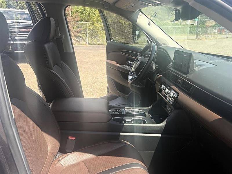 Used 2025 Honda Pilot Elite image 26