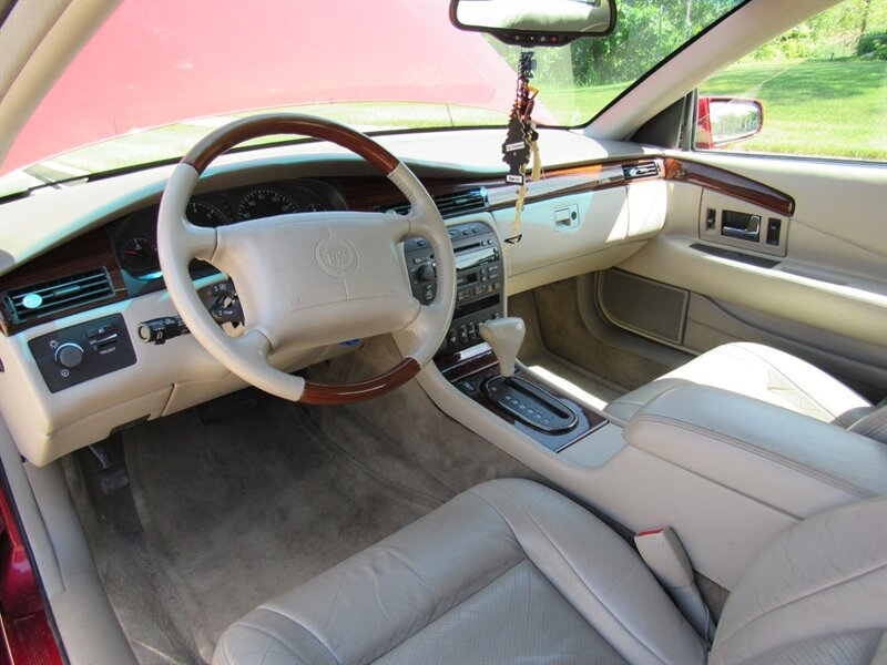 Used 2001 Cadillac Eldorado Touring FWD image 16