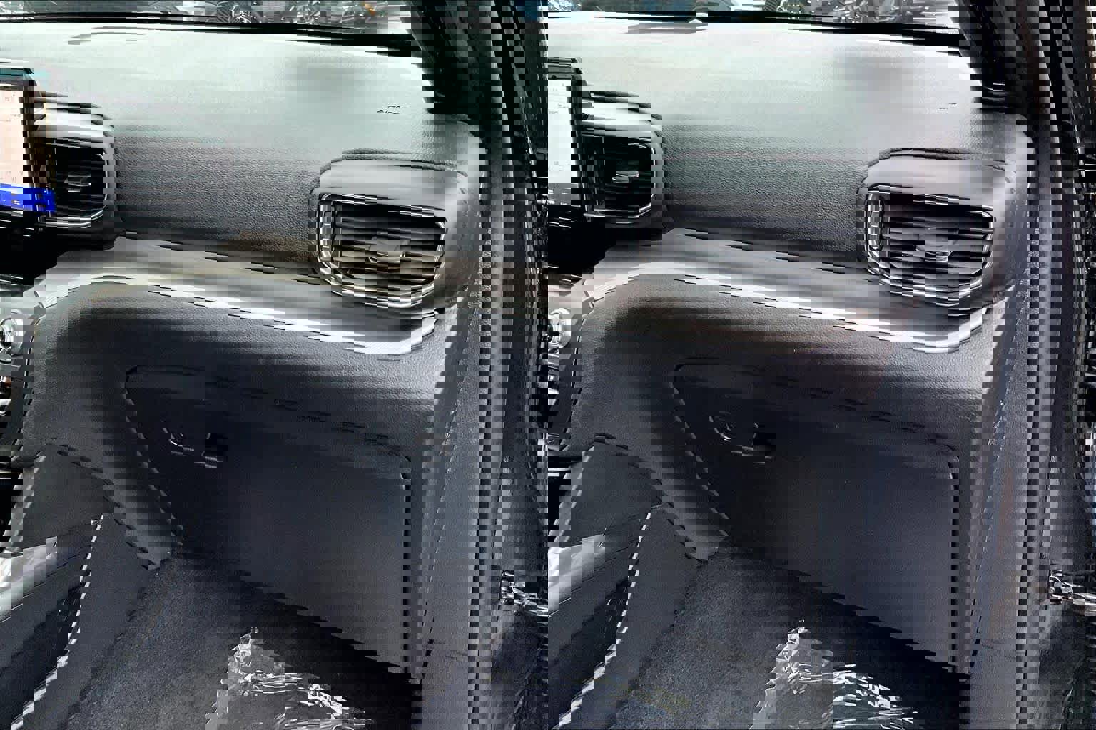 Used 2020 Ford Explorer XLT w/ Equipment Group 202A image 18