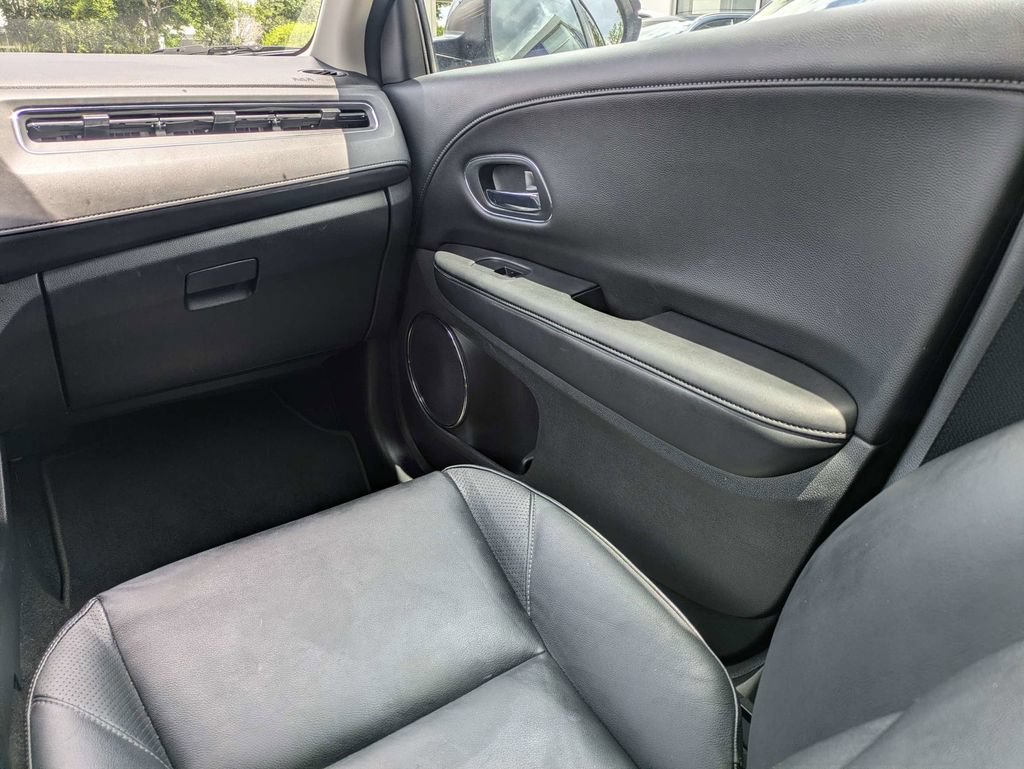 Used 2017 Honda HR-V EX-L image 21