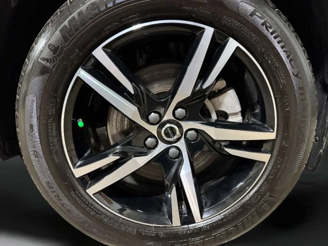 Used 2025 Volvo XC40 B5 Core AWD/4WD image 34