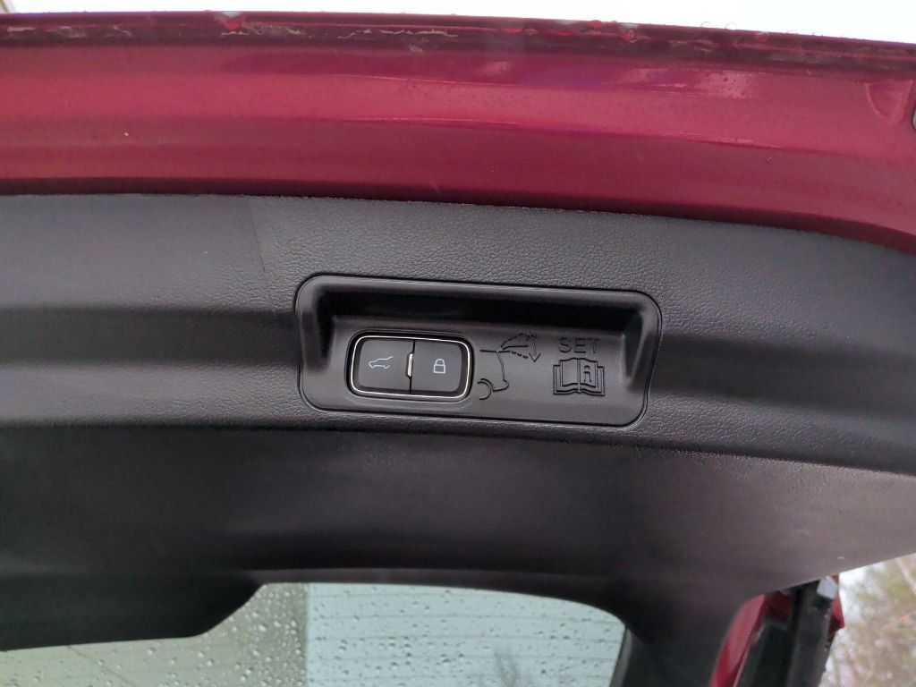 Certified 2024 Ford Explorer XLT w/ Equipment Group 202A image 10