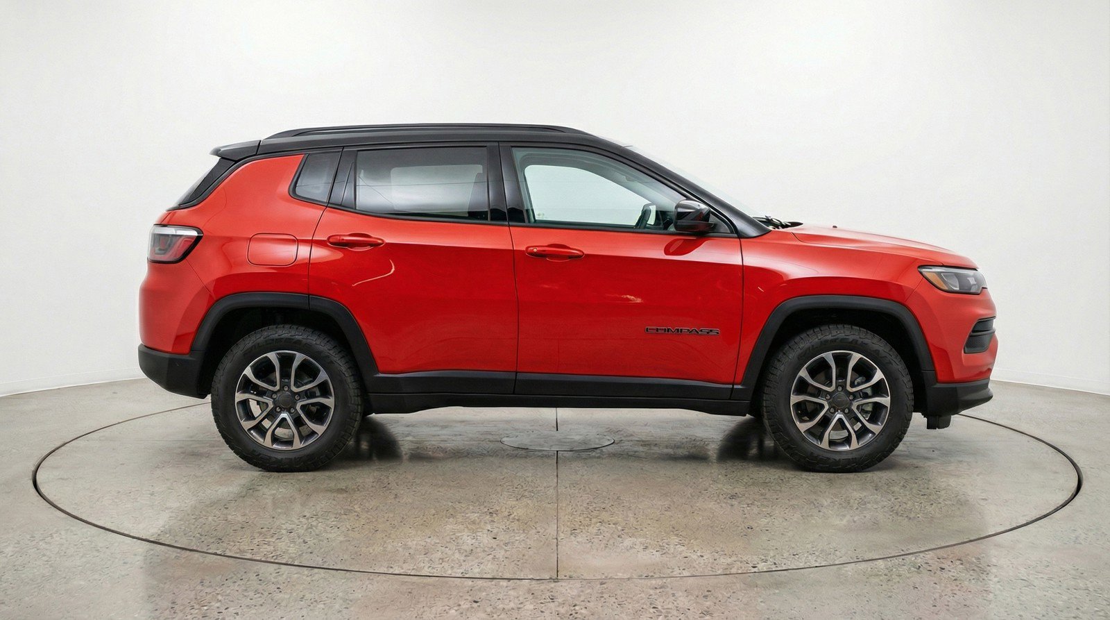 Used 2025 Jeep Compass Trailhawk AWD/4WD image 11