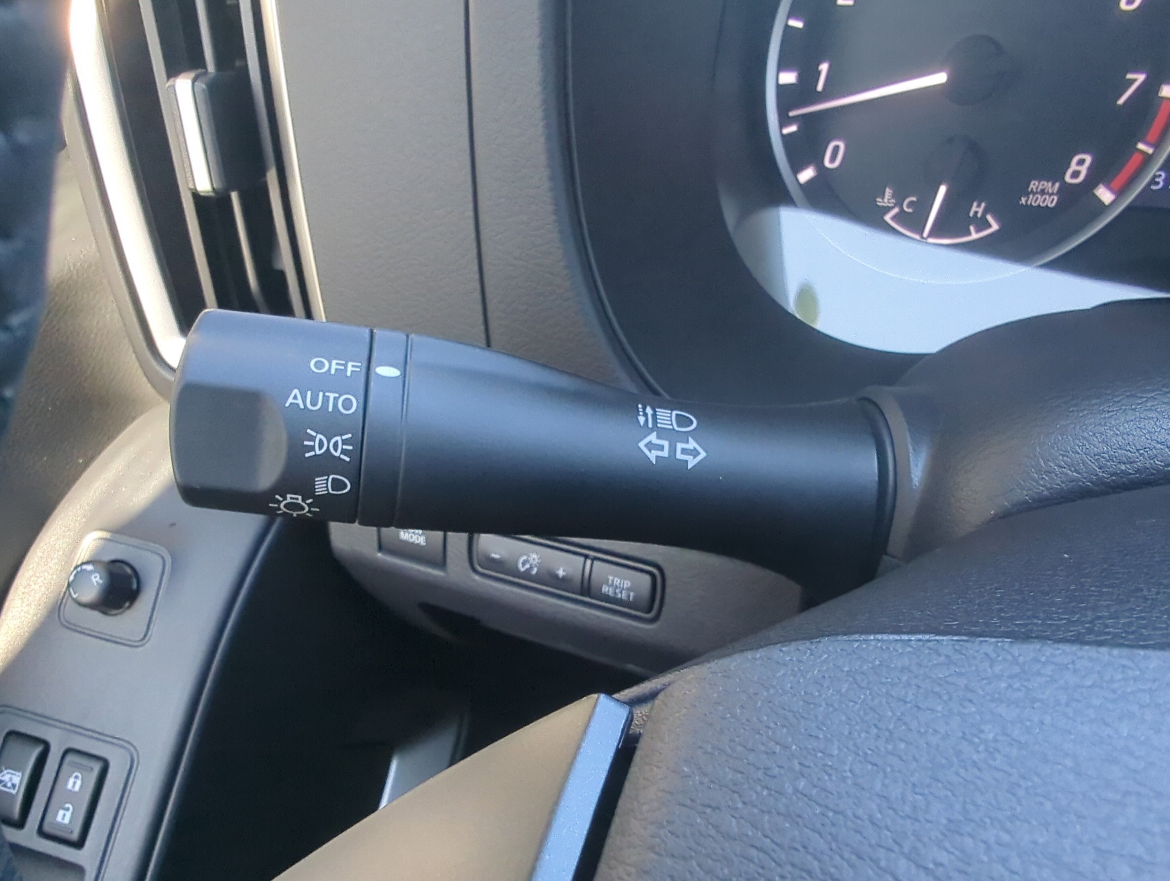 New 2026 Nissan Frontier SV w/ SV Convenience Package image 25