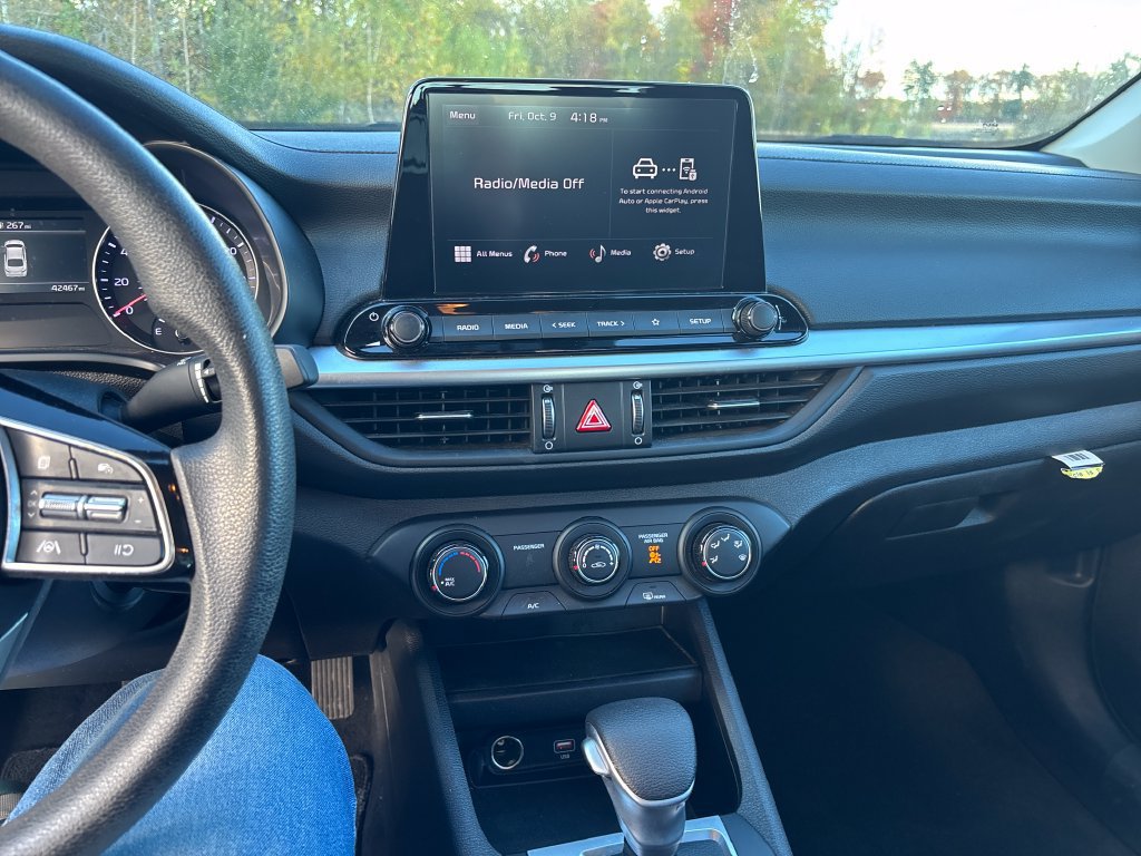 Certified 2023 Kia Forte LXS w/ LXS Technology Package FWD image 17