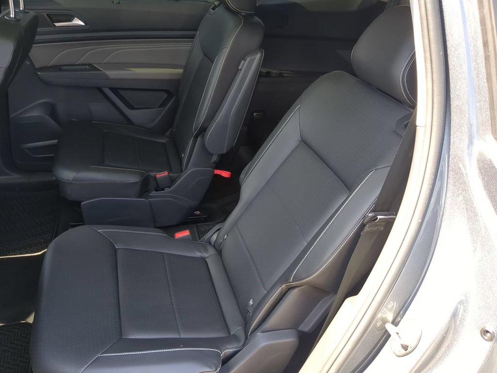Used 2023 Volkswagen Atlas SE w/ Panoramic Sunroof Package FWD image 18
