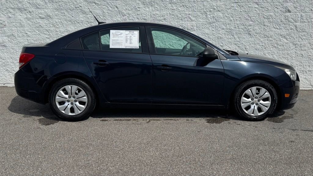 Used 2014 Chevrolet Cruze LS FWD image 2