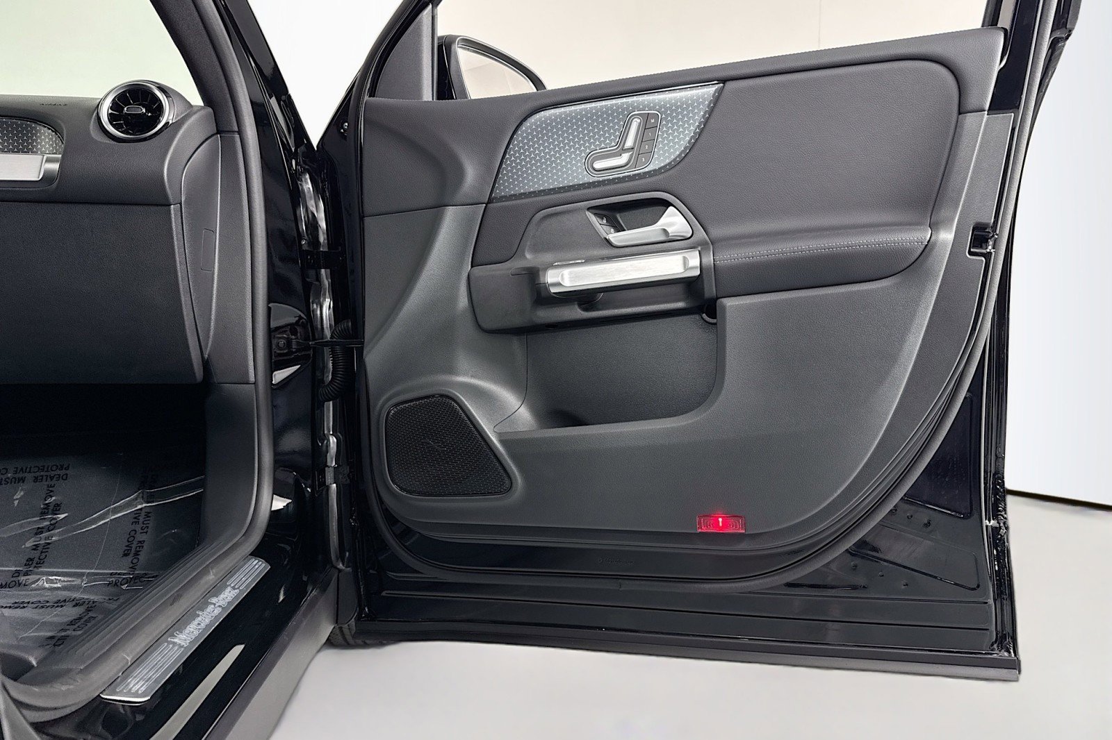 New 2026 Mercedes-Benz GLB 250 image 24