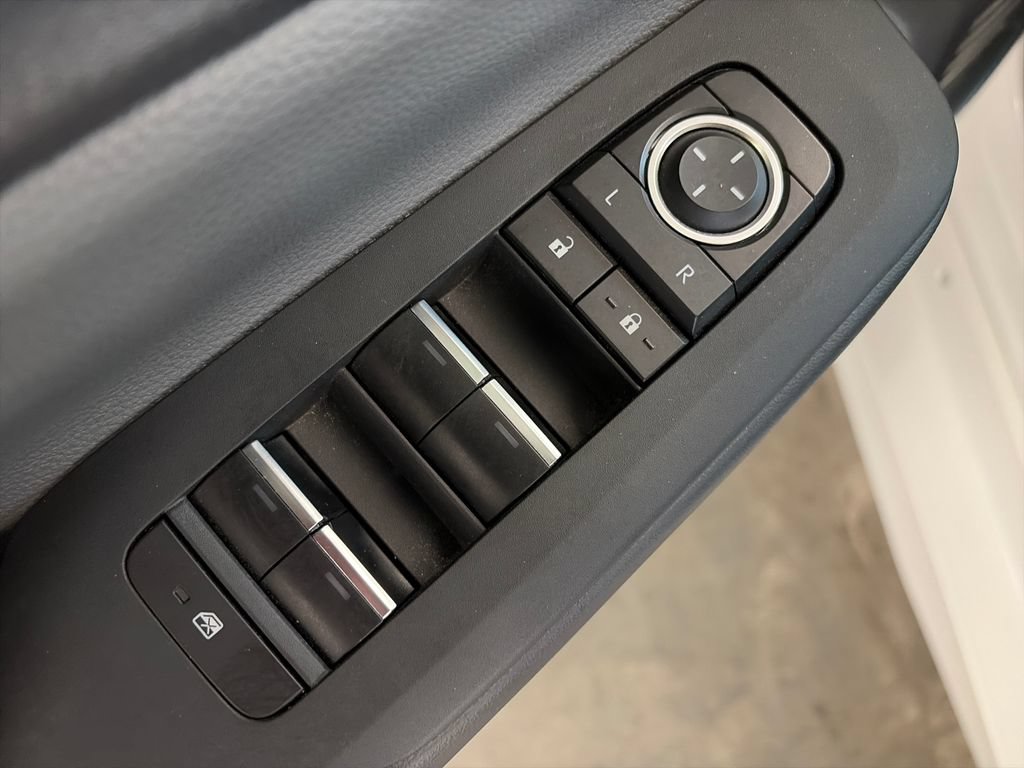 Used 2024 Toyota Prius XLE AWD/4WD image 19