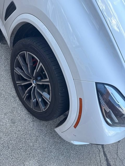 Used 2022 BMW X5 xDrive40i w/ M Sport Package AWD/4WD image 5