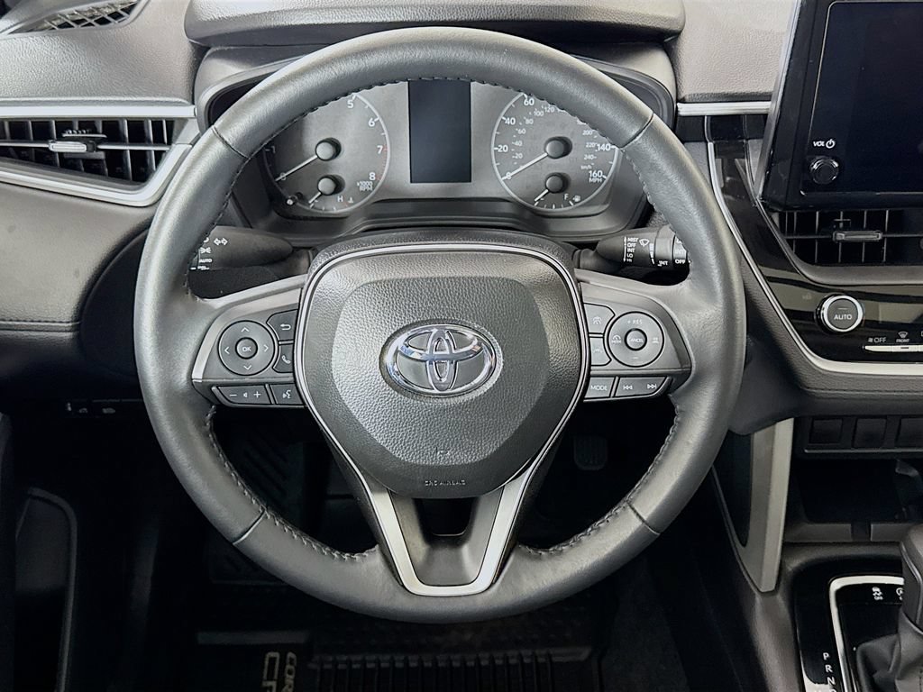 Certified 2025 Toyota Corolla Cross LE w/ Moonroof Package AWD/4WD image 4