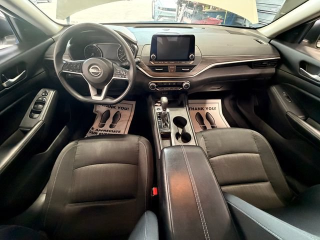 Used 2025 Nissan Altima 2.5 SV FWD image 10