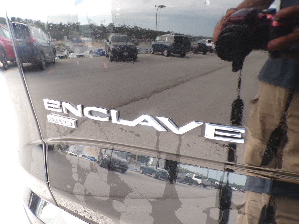 Used 2020 Buick Enclave Avenir w/ Avenir Technology Package AWD/4WD image 17