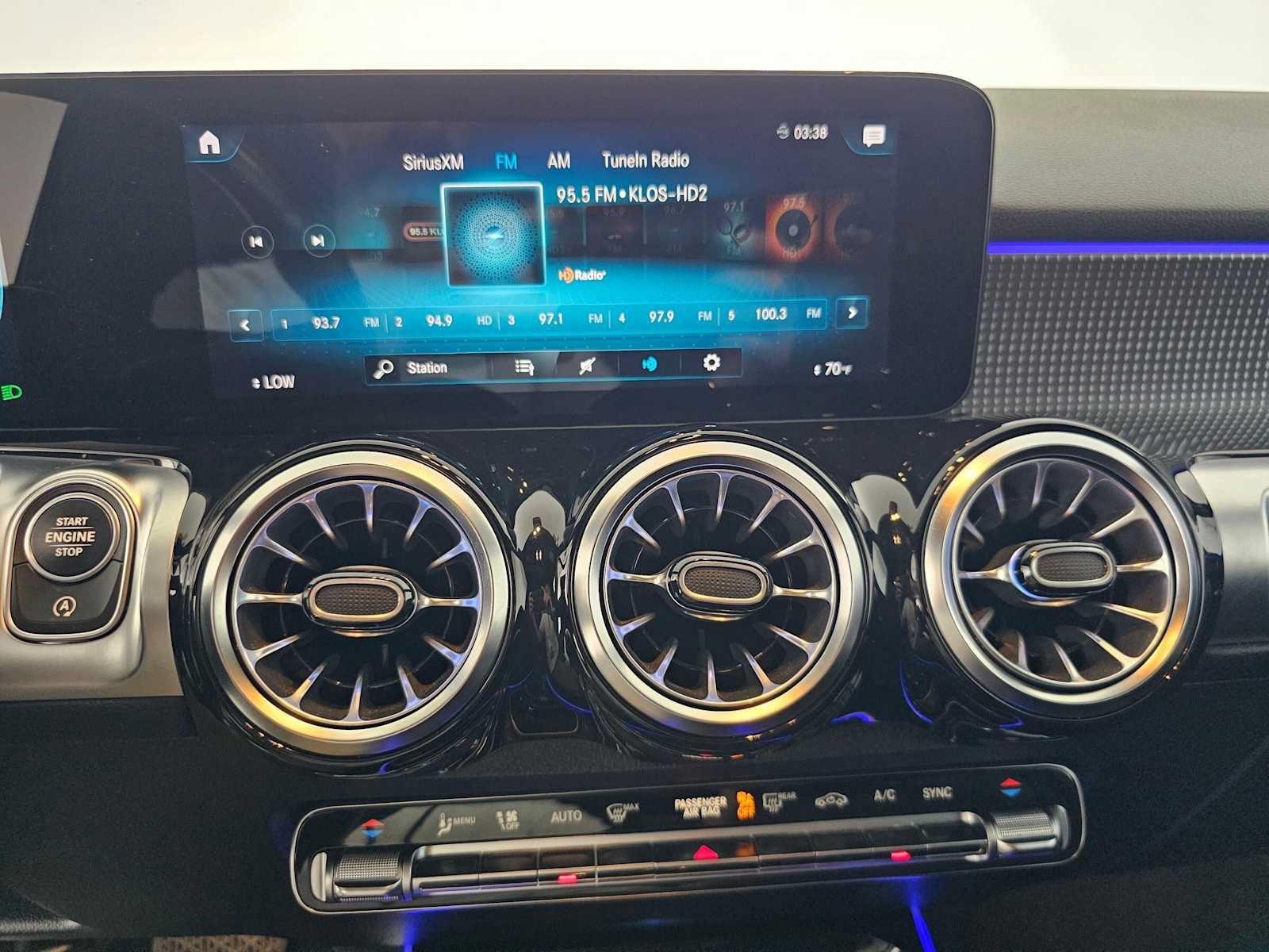 Used 2022 Mercedes-Benz GLB 250 image 24