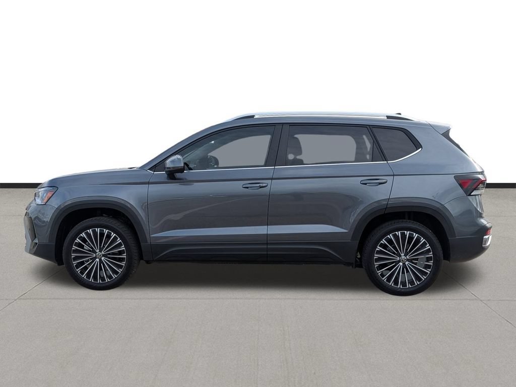 New 2026 Volkswagen Taos SE FWD image 8