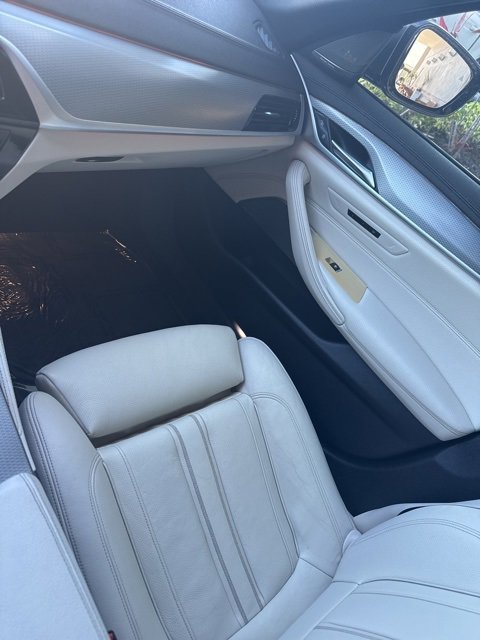 Used 2020 BMW M550i xDrive w/ Executive Package image 19