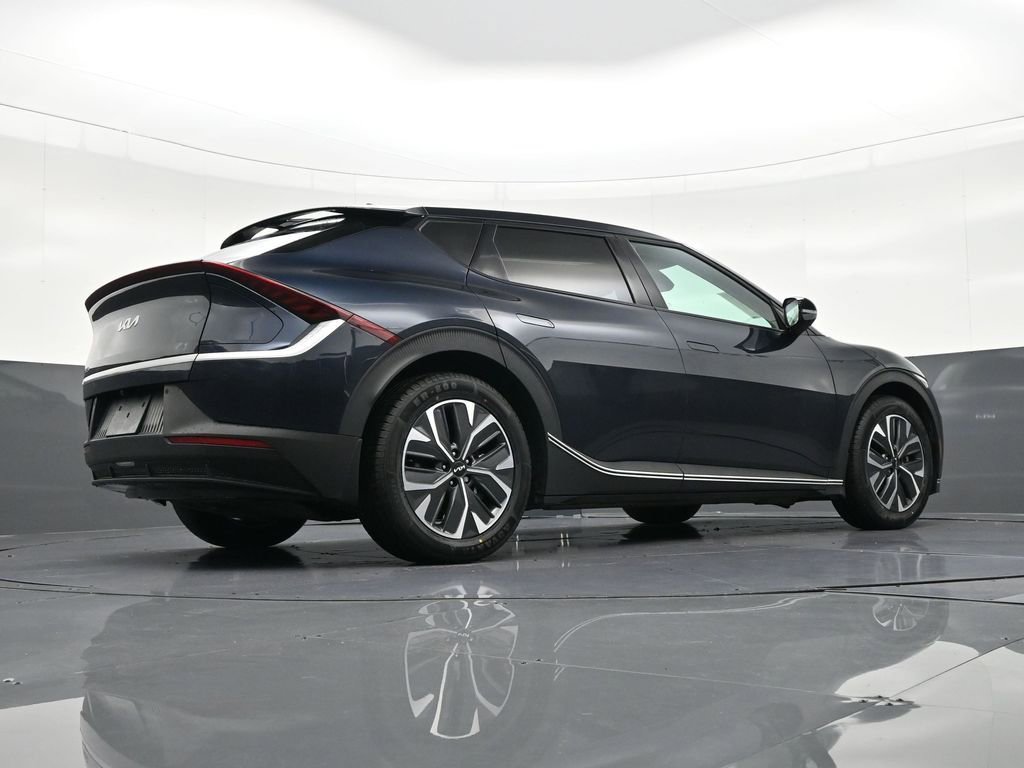 Used 2022 Kia EV6 Light image 29