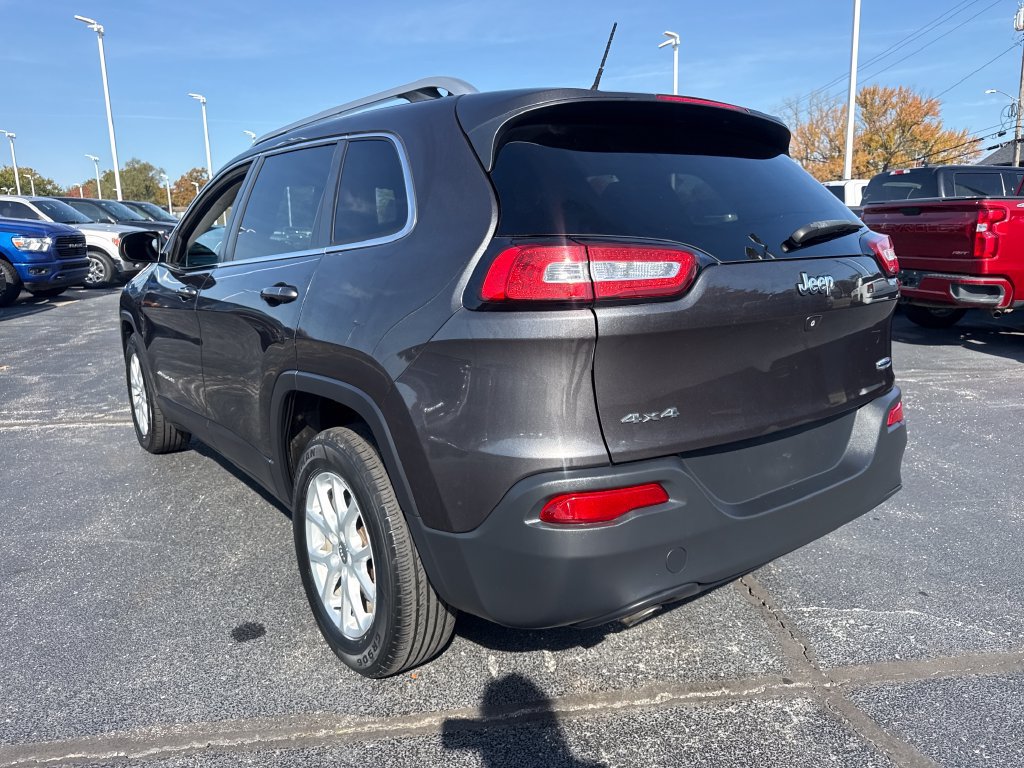 Used 2015 Jeep Cherokee Latitude w/ Cold Weather Group AWD/4WD image 9
