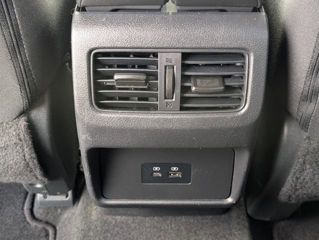 Used 2022 Nissan Rogue SV image 12