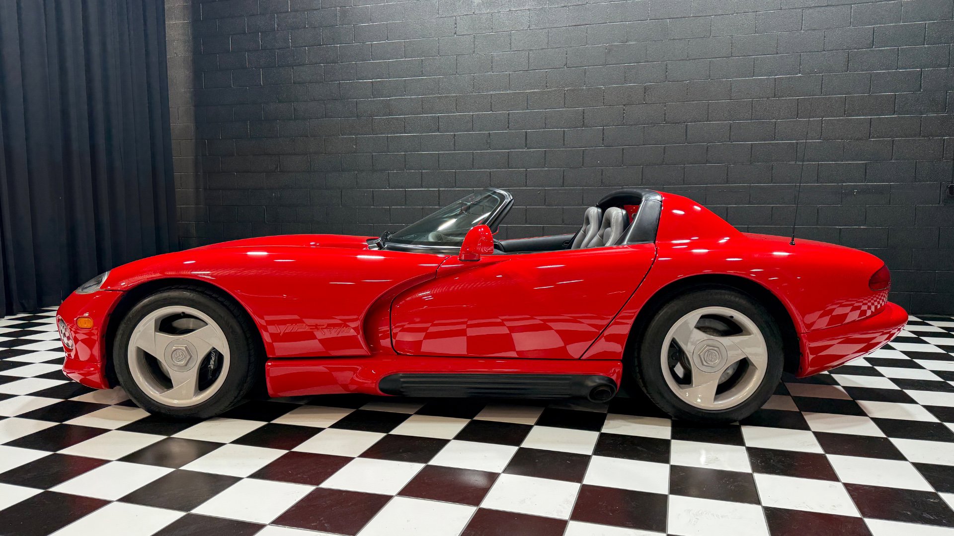Used 1992 Dodge Viper RT/10 image 5