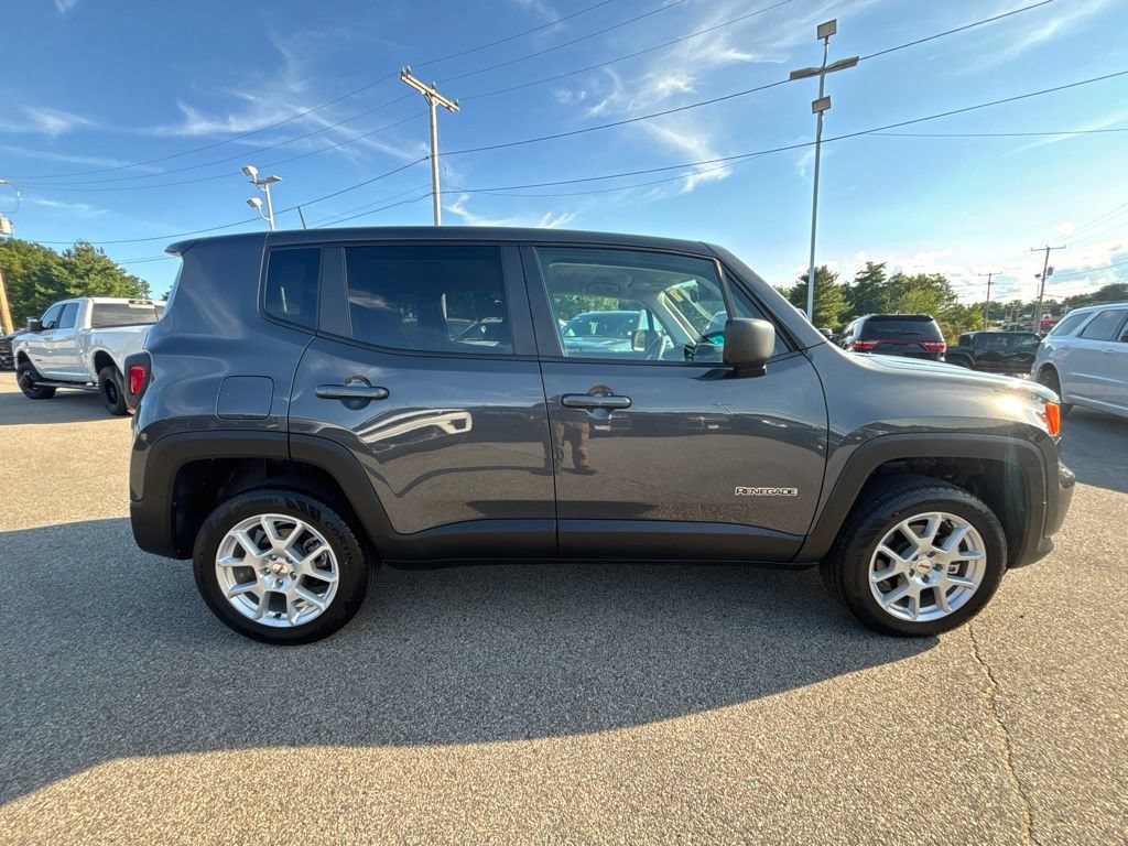 Certified 2023 Jeep Renegade Latitude AWD/4WD image 6