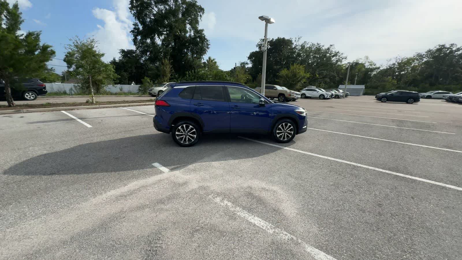 Used 2025 Toyota Corolla Cross XLE FWD image 8
