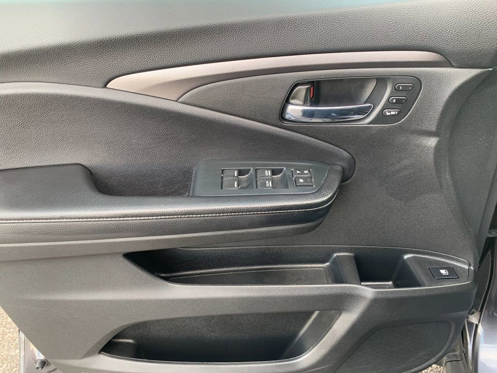 Used 2023 Honda Ridgeline RTL-E image 12