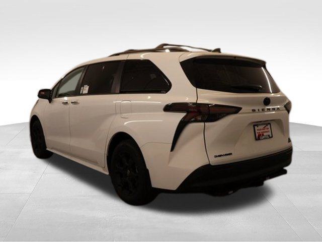 New 2026 Toyota Sienna XLE Woodland Edition AWD/4WD image 4